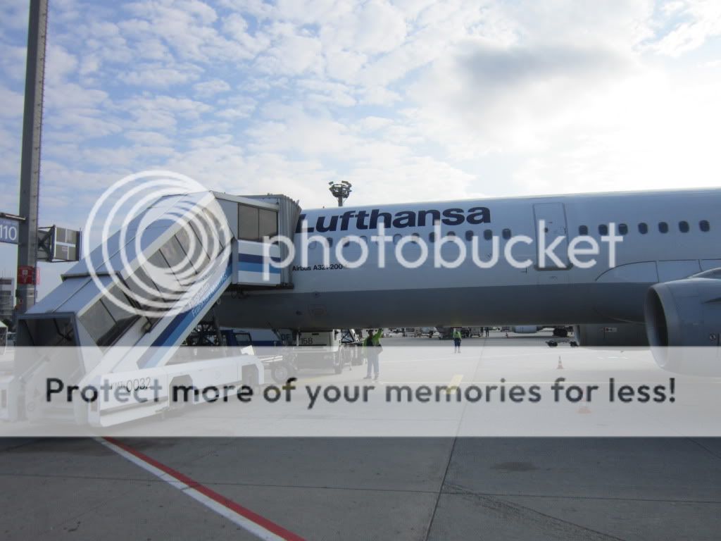 http://i449.photobucket.com/albums/qq220/ogre727/Swiss%20vs%20Lufthansa/IMG_0917.jpg
